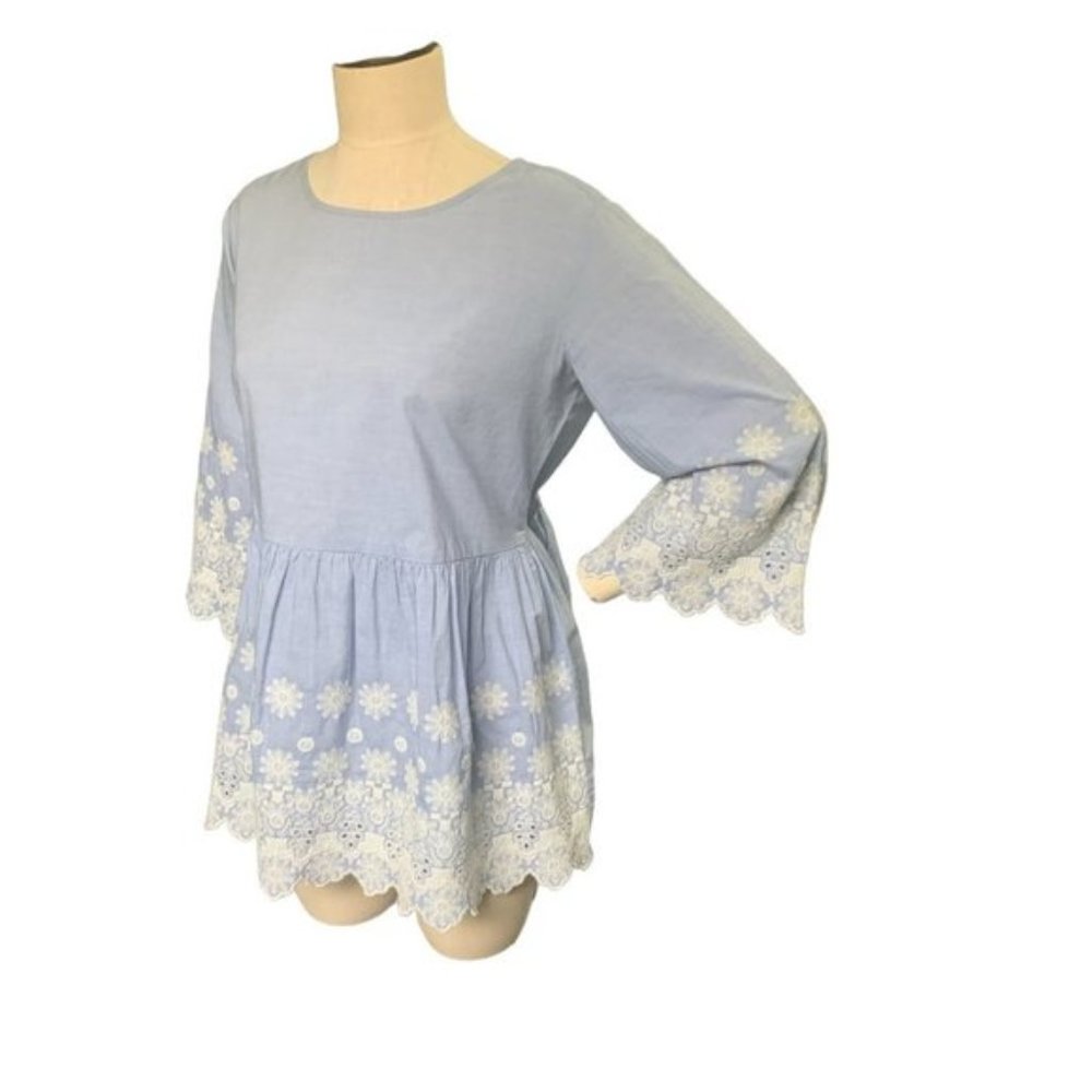 XXL Sweet Magnolias Embroidered Blouse
